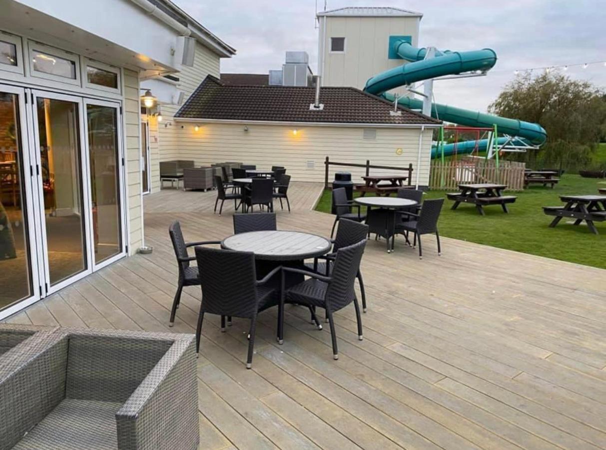 Private Rented Caravan Situated At Southview Holiday Park Winthorpe  Eksteriør billede